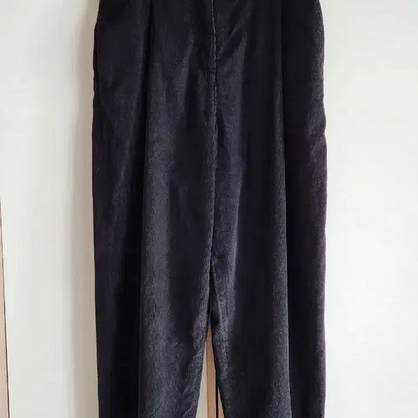 [BUNJANG] COS Black Velvet Corduroy Pants / COS코스블랙 벨벳코듀로이 팬츠