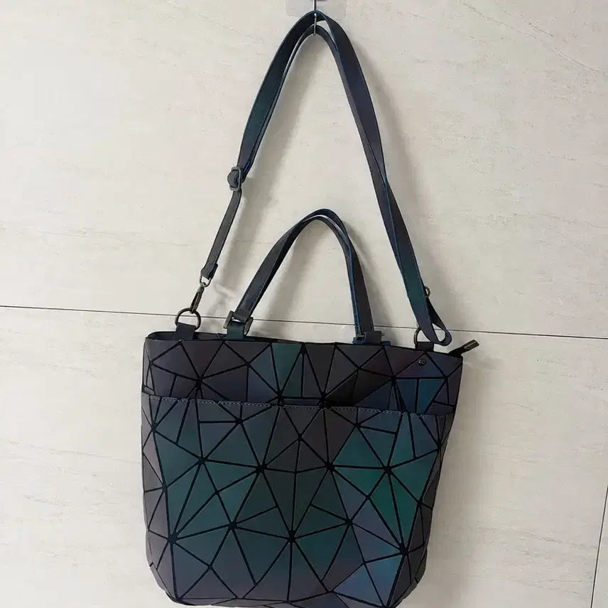 [BUNJANG] Geometric Hologram Prism Tote Shoulder Bag / 기하학 홀로그램 프리즘 토트겸 숄더백