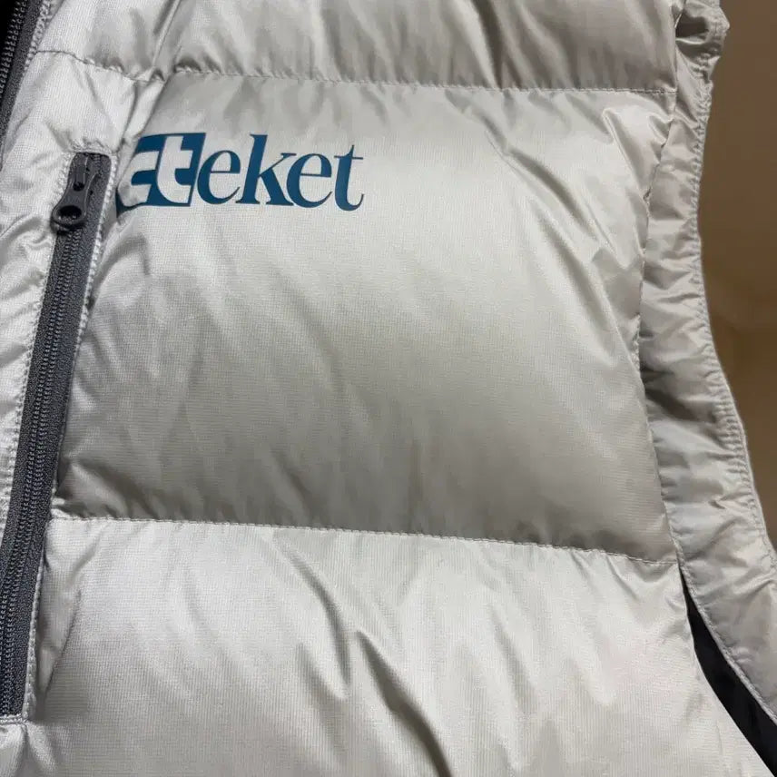 [BUNJANG] Teket Vest / 테켓 베스트