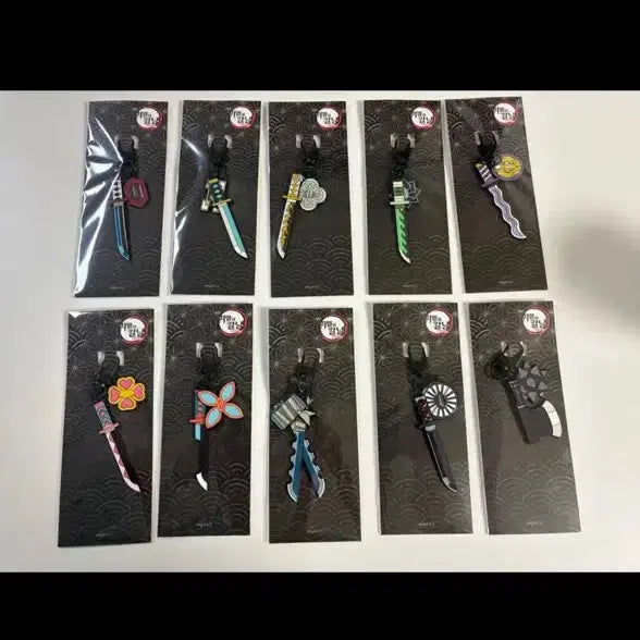 [BUNJANG] Demon Slayer Nichirin Blade Keychain Set (10 Types, Sealed) / (미개봉) 귀멸의칼날 일륜도 키링 10종 판매