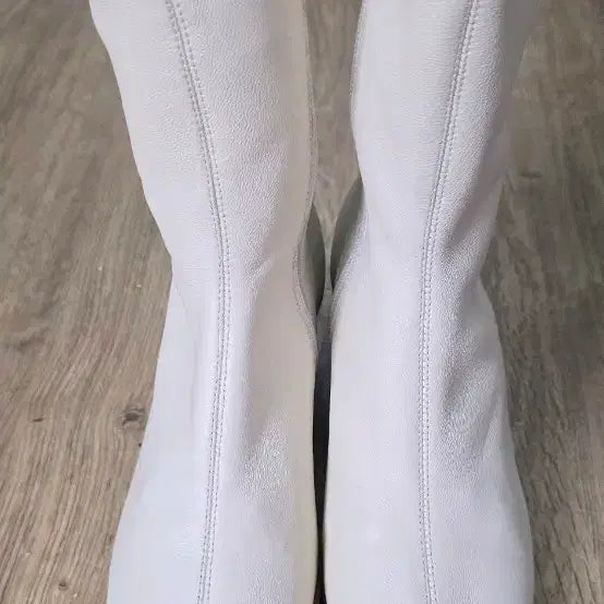 [BUNJANG] Atelier Vanessa Bruno Ankle Boots Ivory Size 235 / 아떼바네사브루노앵글부츠(235)