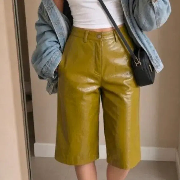 [BUNJANG] ORR Faux Leather Bermuda Shorts Mustard XS / 새상품 오르 ORR 페이크 레더 버뮤다 쇼츠 올리브그린 25-26 XS