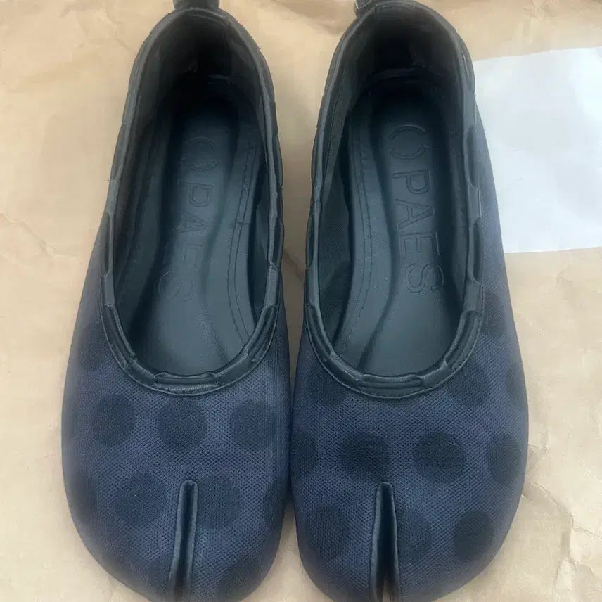 [BUNJANG] PAES Polka Dot Tabi Flats / PAES 도트 타비 플랫슈즈