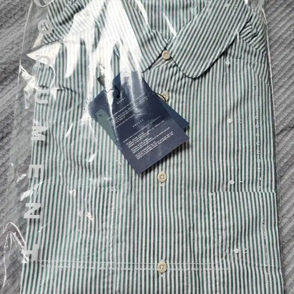 [BUNJANG] Document Bag Logo Stripe Half Shirt Green S / 도큐먼트 백 로고 스트라이프 하프 셔츠 그린 S(95)