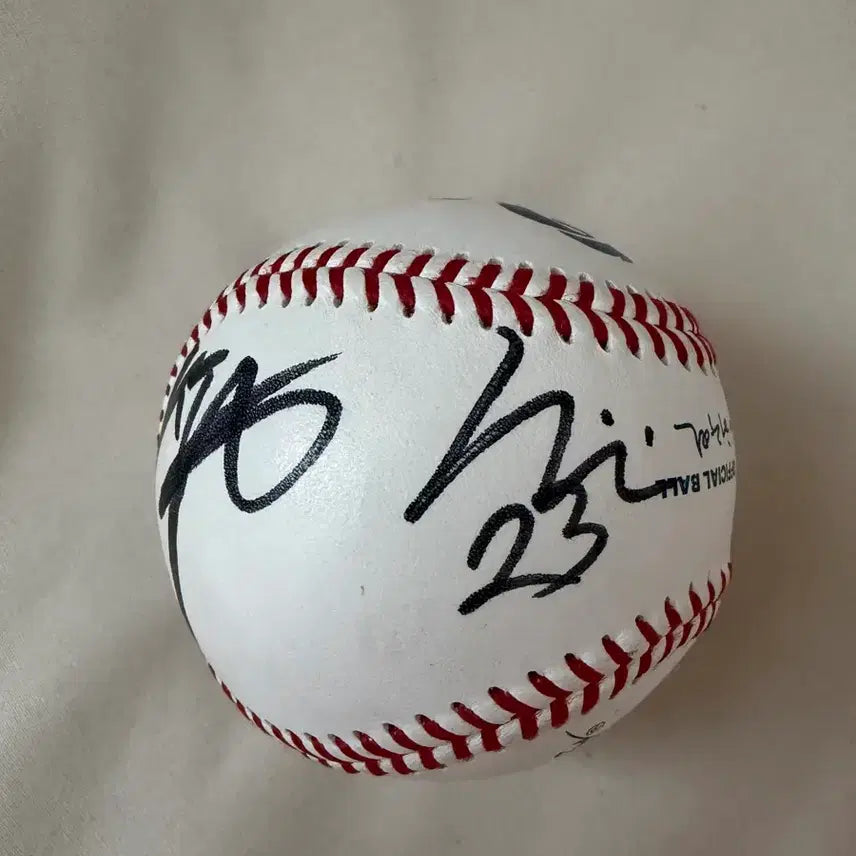 [BUNJANG] Kt Wiz Ahn Hyun-min Signed Baseball / Kt 위즈 안현민 싸인볼 판매 kbo 야구선수