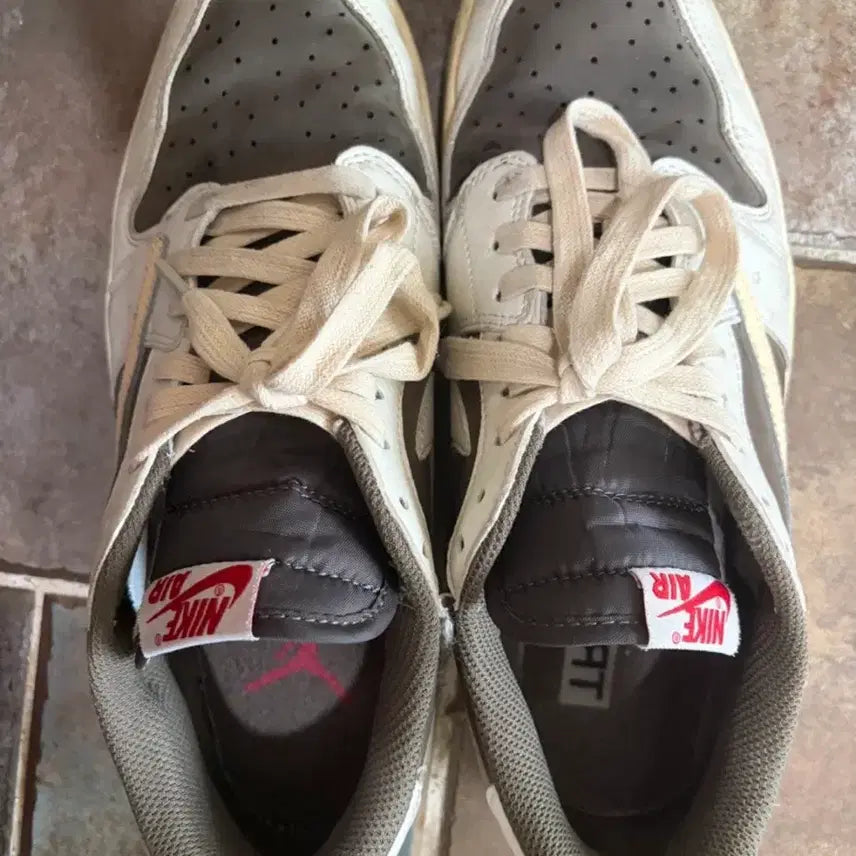 [BUNJANG] Nike Travis Scott Retro Low Sail Reusable Rock / 나이키 트래비스 스캇 레트로 로우 세일 앤 리저록