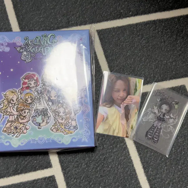 [BUNJANG] Hatsune Miku Iconic Heart Universal Limited Edition Carmen Photocard Album / 하츠투하츠 아이코닉 하트 유니버셜한정판 카르멘  포카 앨포