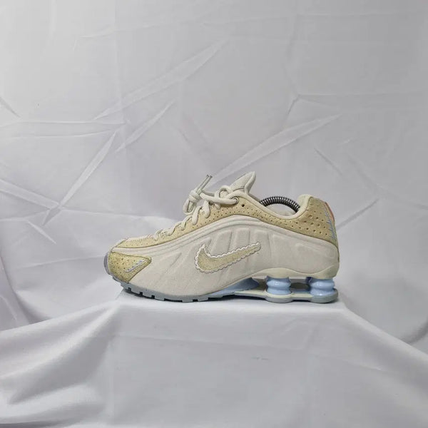 [BUNJANG] Nike Shox R4 SE Pale Ivory Sneakers / 빈티지하서 245 나이키 샥스 R4 se 페일 아이보리 스니커즈