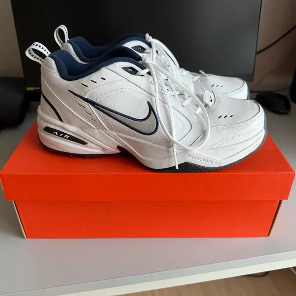 [BUNJANG] Nike Air Monarch Sneakers / 나이키 에어모나크