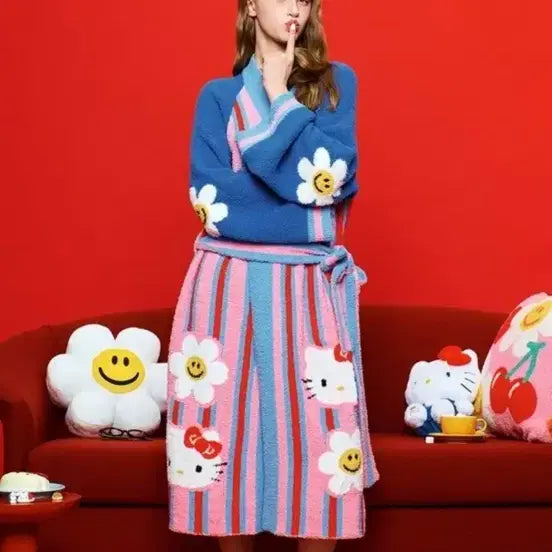 [BUNJANG] Wiggle Wiggle Hello Kitty Floral Robe / (현물 바배) 위글위글 키티 로브