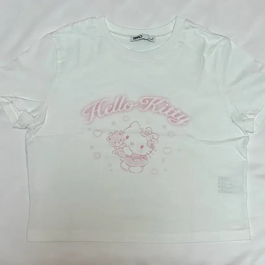 [BUNJANG] SPAO Hello Kitty Cropped T-Shirt White / 스파오 헬로키티 크롭 반팔티