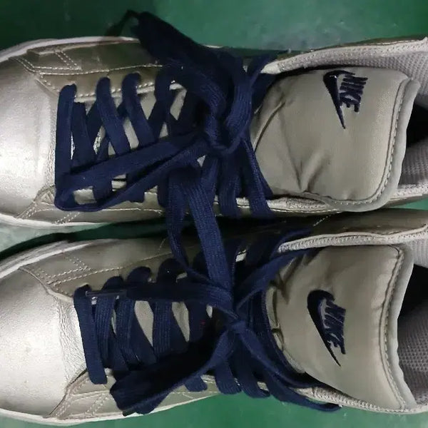 [BUNJANG] Nike Women's Silver Sneakers Size 250 / 나이키 여성 신발 실버 250