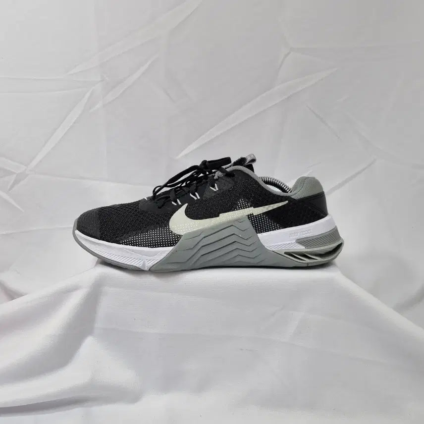 [BUNJANG] Nike Metcon 7 Training Sneakers / 빈티지하서 255 나이키 메트콘 7 헬스 트레이닝 스니커즈 운동화