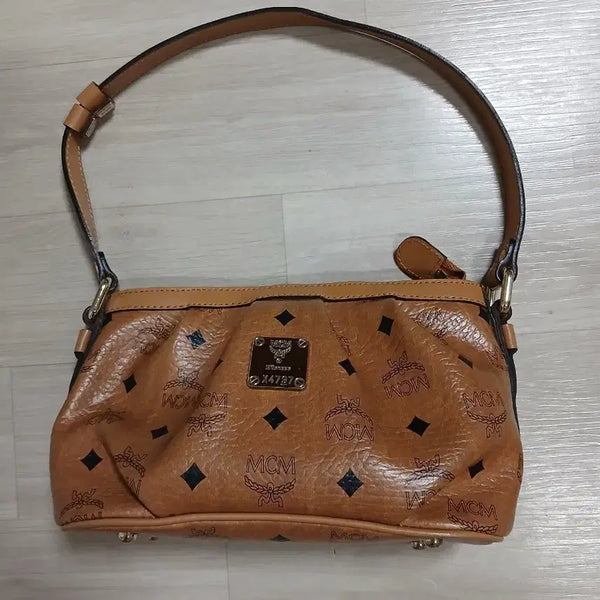 [BUNJANG] MCM Visetos Shoulder Bag Brown / 정품)MCM 비세토스 숄더백 브라운