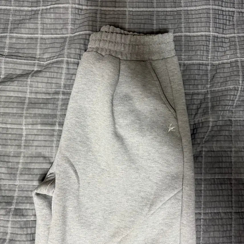[BUNJANG] The Coldest Moment Gray Training Pants L / 더콜디스트모먼트 그레이 트레이닝바지