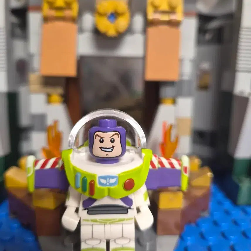[BUNJANG] Lego Toy Story Buzz Lightyear Figure / 레고 토이스토리 버즈라이트이어 피규어