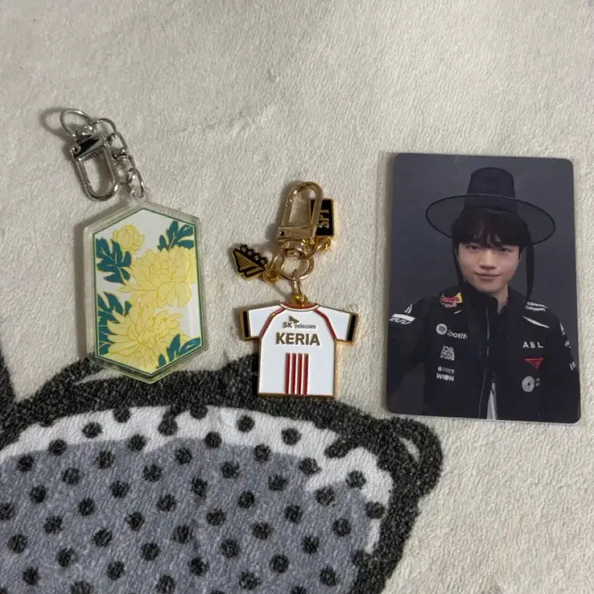 [BUNJANG] T1 Keria Worlds Keyring & Amhaeng Cheonmun Photocard Set / 티원 케리아 생일, 월즈 키링 그리고 암행천문 포카 포토카드
