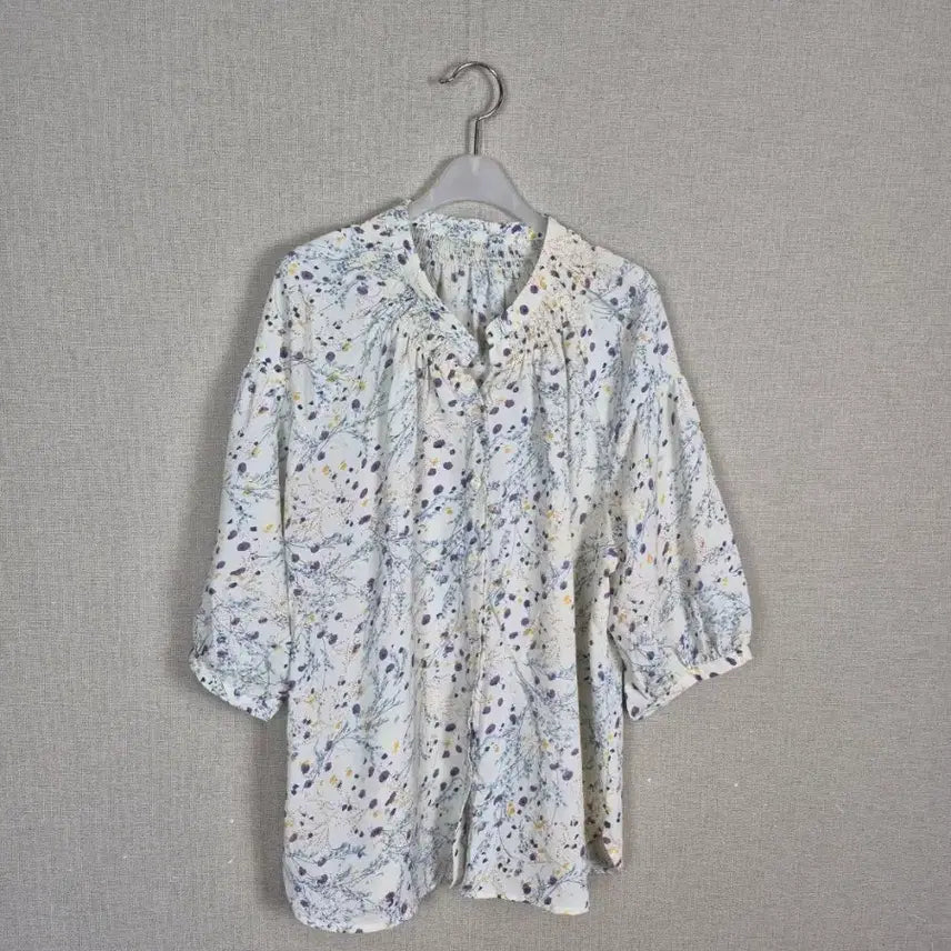 [BUNJANG] Plus Size Ivory Floral Pattern Blouse / (#88,99추천)빅사이즈 아이보리 잔꽃배턴 블라우스