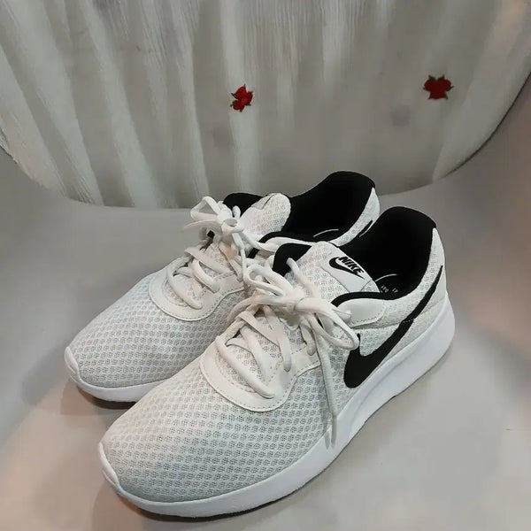 [BUNJANG] Nike Tanjun White/Black Sneakers (812654-101) - 260mm / 나이키 탄준  화이트 검흰 812654-101.   260mm