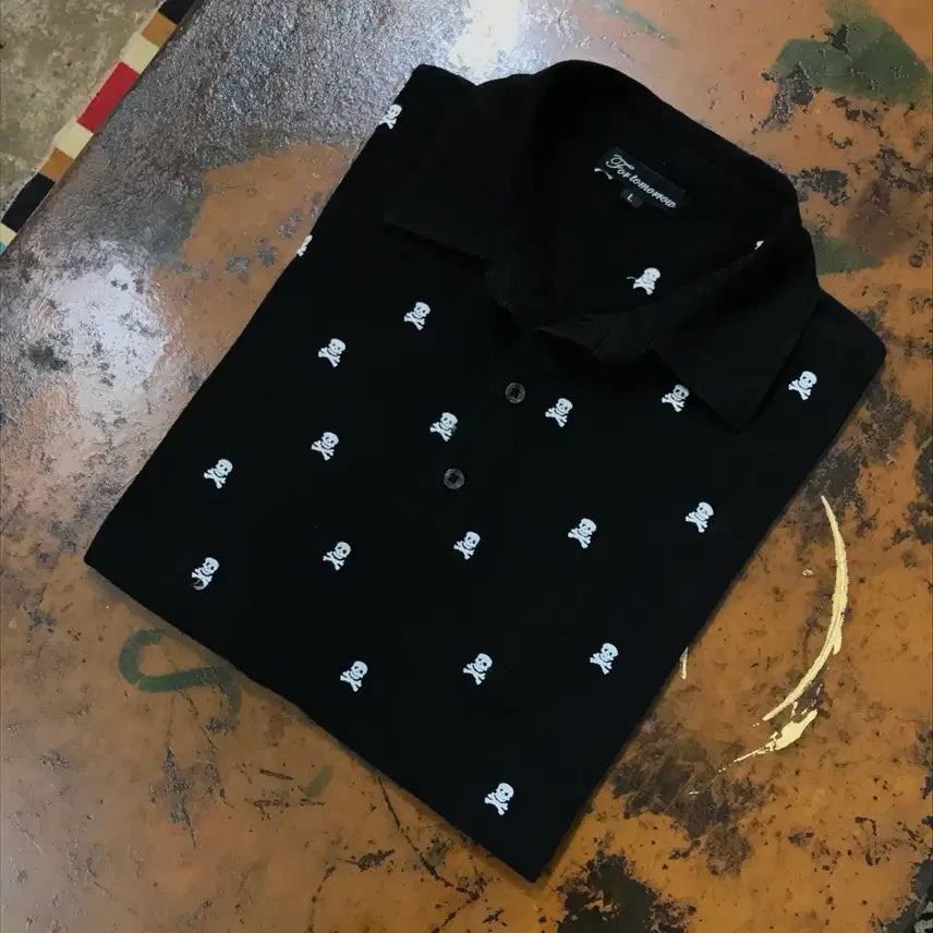 [BUNJANG] Vintage Skull Embroidered Short Sleeve Polo Shirt / 빈티지 해골 자수 패턴 블랙 반팔 카라티 여성 55 66 사이즈