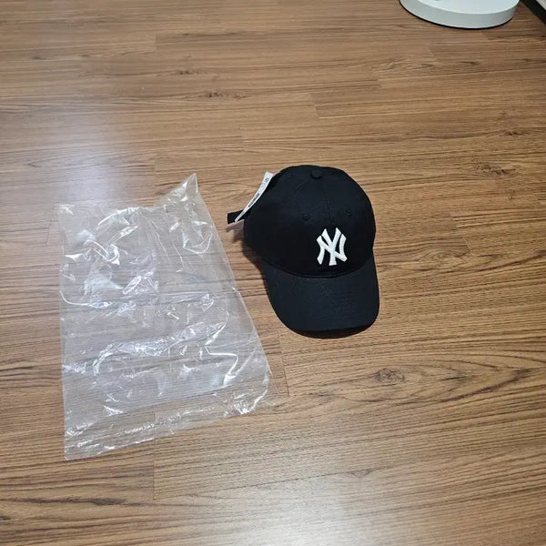 [BUNJANG] MLB New York Yankees Kiry Black Ball Cap / 새제품 MLB 모자 양키즈 키리  블랙 볼캡