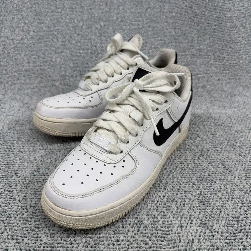 [BUNJANG] Nike Air Force 1 Low White/Black (230mm) / 나이키 에어 포스 로우 흰검 230