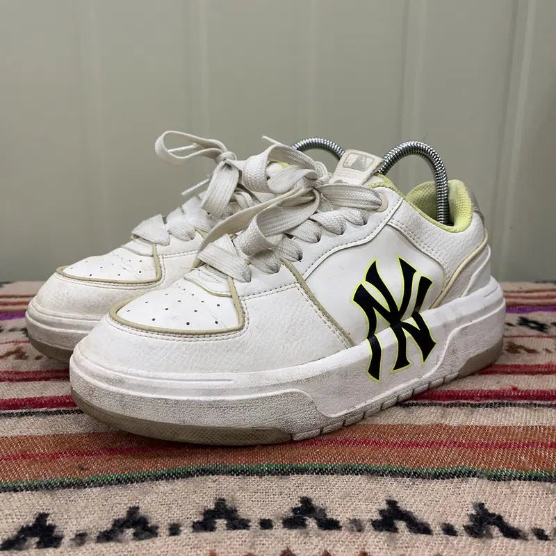 [BUNJANG] MLB Chunky Liner Sneakers Shoes 240 / MLB 청키 라이너 스니커즈 운동화 240 X03330