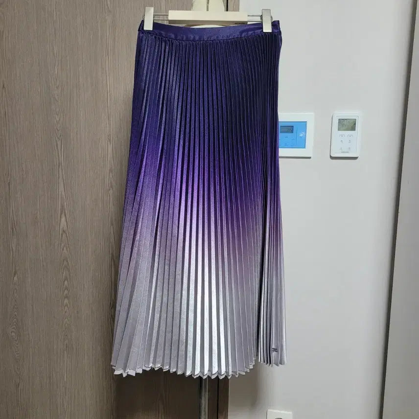 [BUNJANG] Tommy Hilfiger Pleated Long Skirt Gradient / 타미힐피거 플리츠 롱 스커트 그라데이션