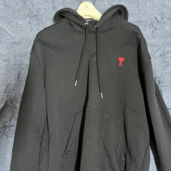 [BUNJANG] AMI Heart Logo Hoodie Black / 아미 하트 로고 후드티 블랙