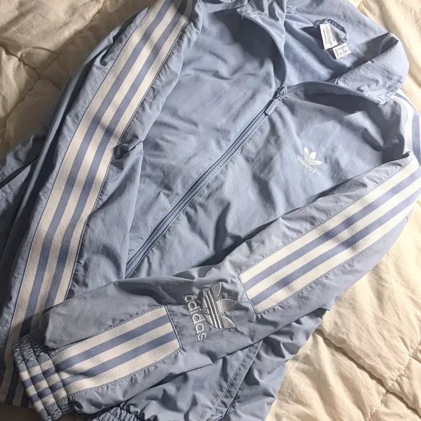 [BUNJANG] Adidas Light Blue Windbreaker / 아디다스바람막이 하늘색