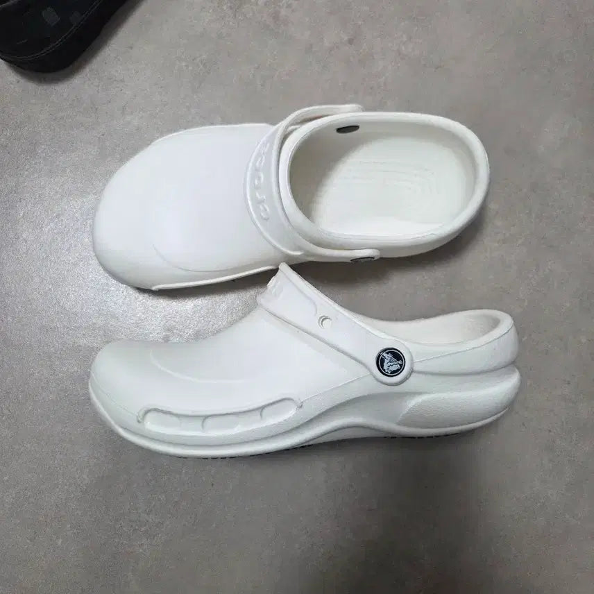 [BUNJANG] Crocs White Sandals/Slippers Size M7/W9 / 크록스 흰색 사이즈 M7/W9