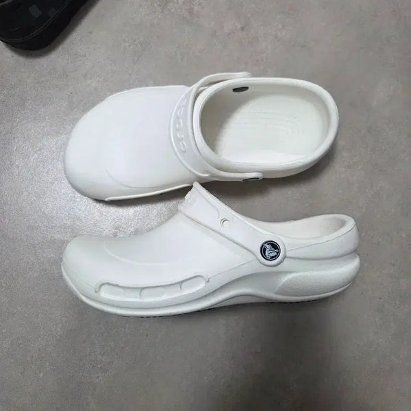 [BUNJANG] Crocs White Sandals/Slippers Size M7/W9 / 크록스 흰색 사이즈 M7/W9