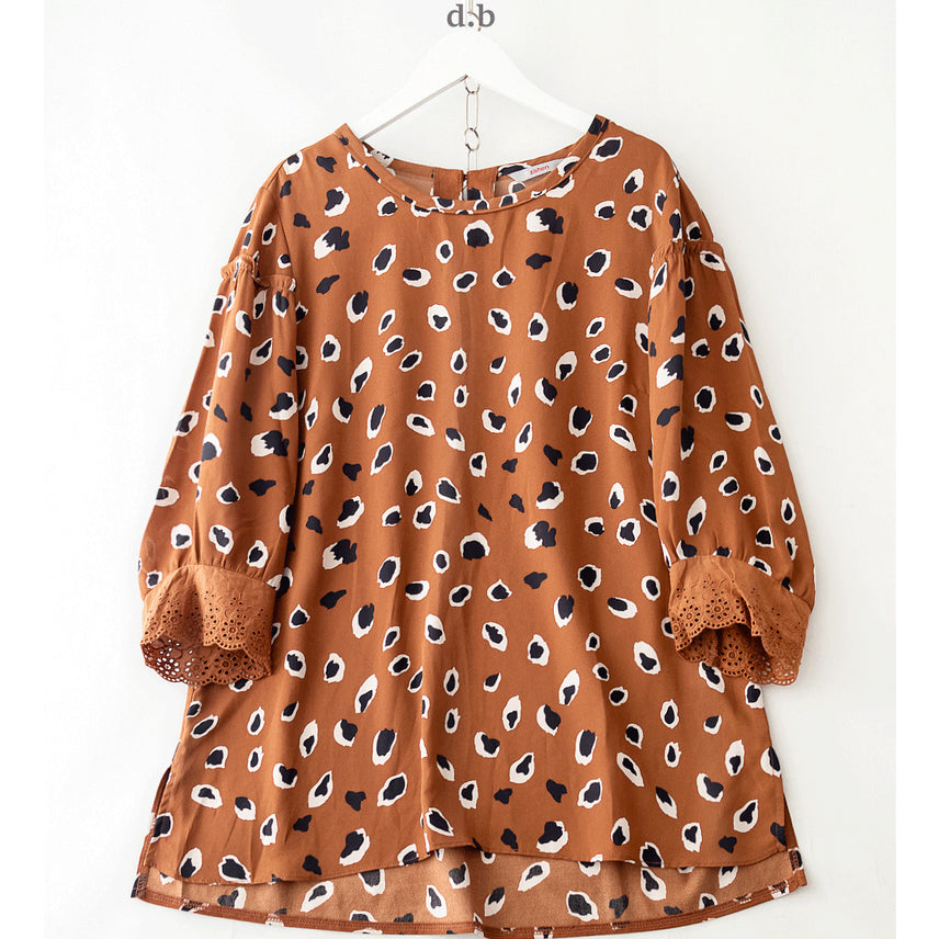 [BUNJANG] Gisen Slim Fit Loose Fit Poly Blouse with Corsage / 95/지센 소매레잇 레오br