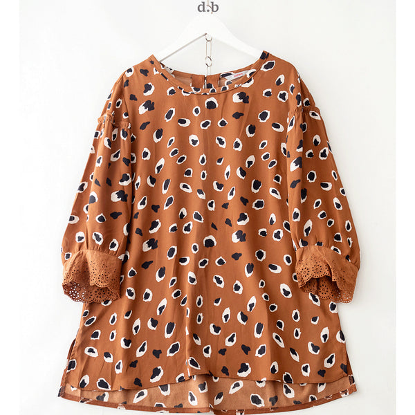[BUNJANG] Gisen Slim Fit Loose Fit Poly Blouse with Corsage / 95/지센 소매레잇 레오br