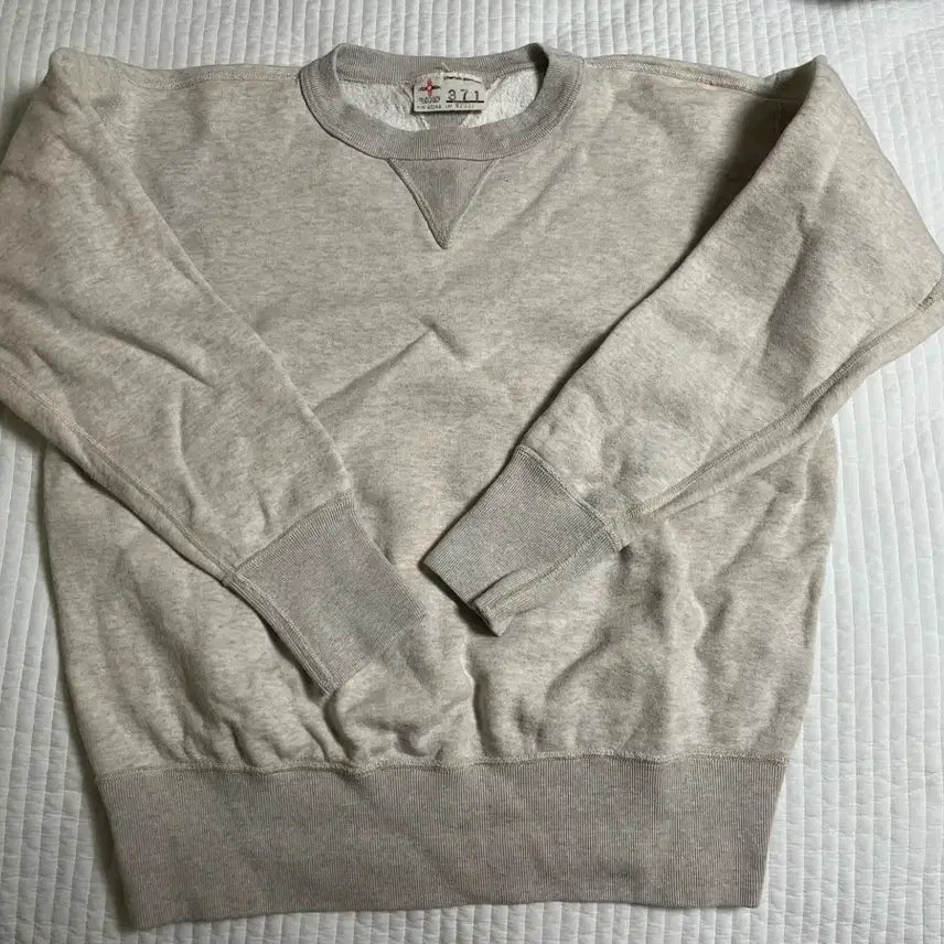 [BUNJANG] Two Moon Sweatshirt Oatmeal Size 42/44 / 투문 스웻셔츠 오트밀 42/44