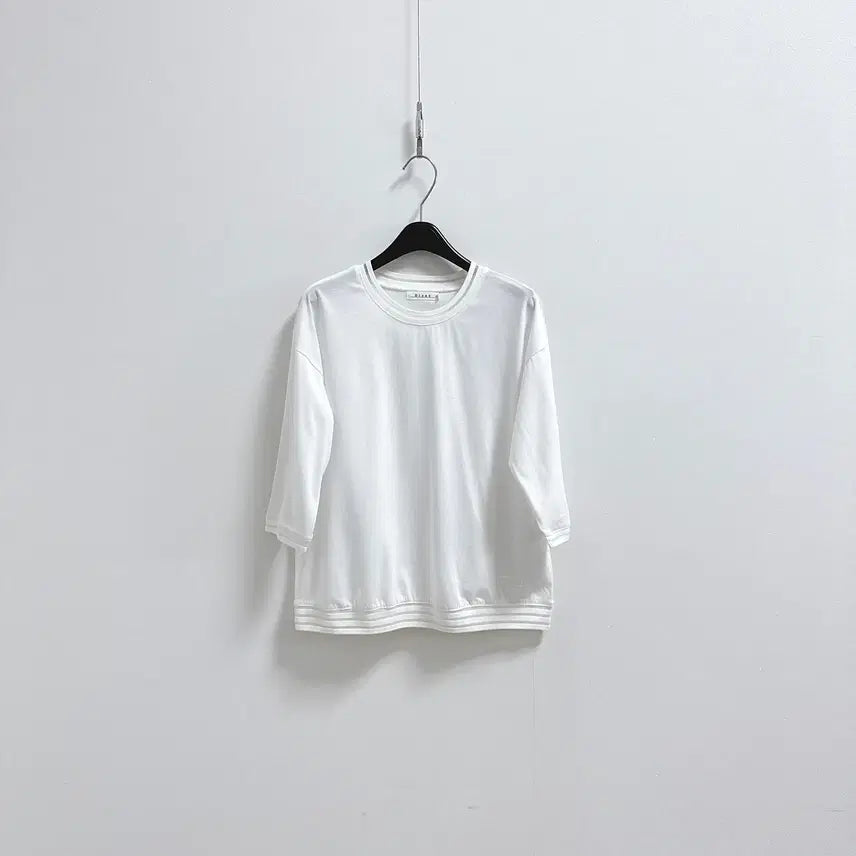 [BUNJANG] Dione White Logo T-Shirt / dione 디오네 화이트 티셔츠