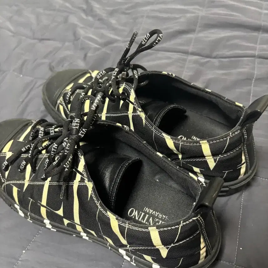 [BUNJANG] Valentino VLTN Sneakers / 발랜티노 VLTN 스니커즈 정품 41