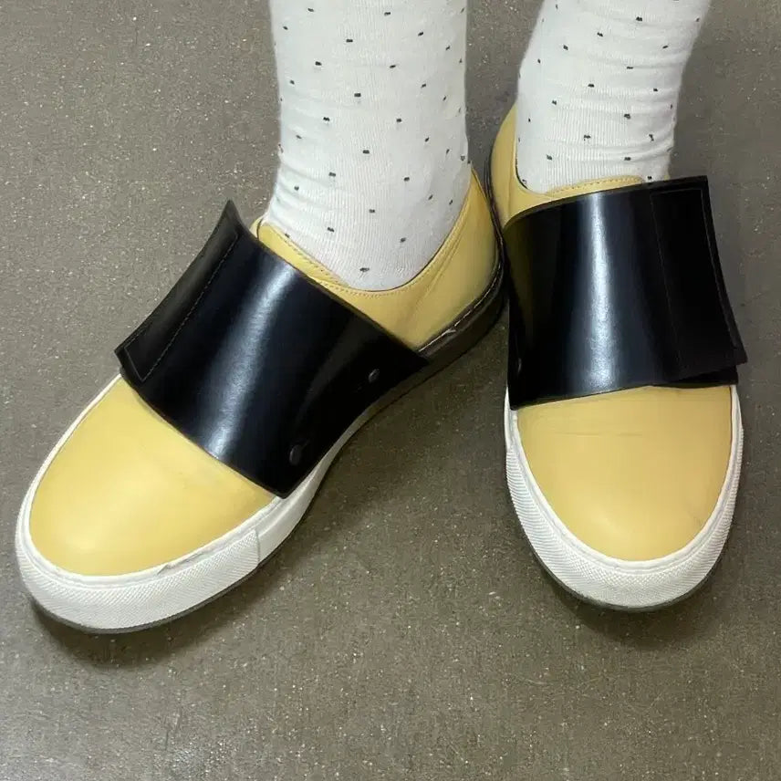 [BUNJANG] Salvatore Ferragamo Women's Flat Shoes Black/White / 페라가모 여성 플랫슈즈 240 블랙/화이트