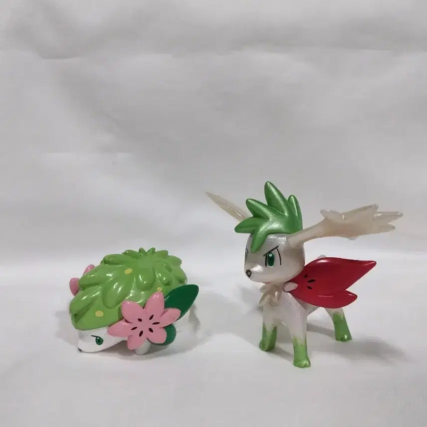 [BUNJANG] Pokemon Moncolle Shaymin Sky Form & Land Form Figure Set (Pearl Version) / 포켓몬 피규어 쉐이미 스카이폼 랜드폼 2종 펄버전 메탈릭 몬코레 몬콜레
