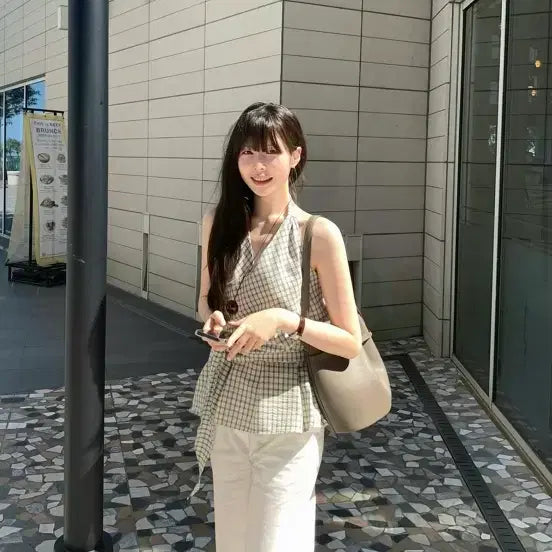 [BUNJANG] Apartment of Mori Check Halter Wrap Blouse / 어파트오브 모리 체크 홀터 랩 블라우스