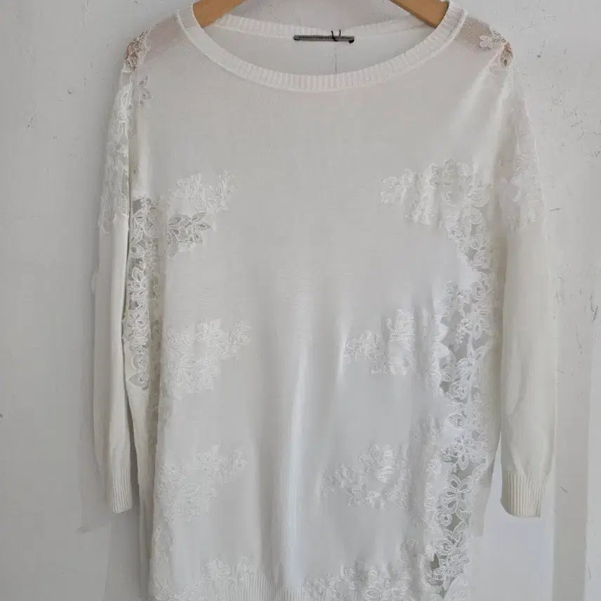[BUNJANG] Ermanno Scervino Lace Patch Embroidered Knit Top White / 에르만노 설비노 레이스 패치 자수 니트 탑