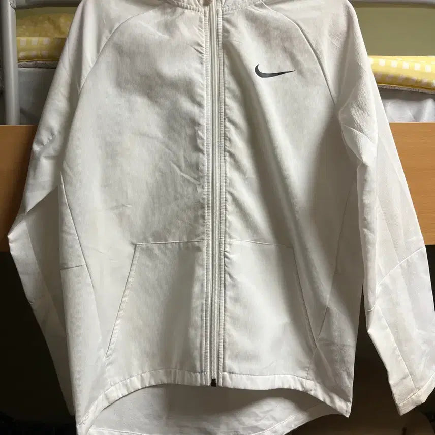 [BUNJANG] Nike White Windbreaker Jacket / 나이키 흰색 바람막이