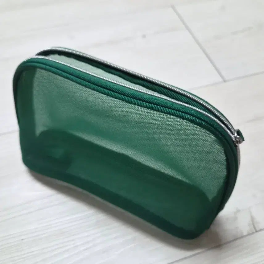 [BUNJANG] La Mer Green Pouch (New) / 파우치/라메르 파우치 (새상품)
