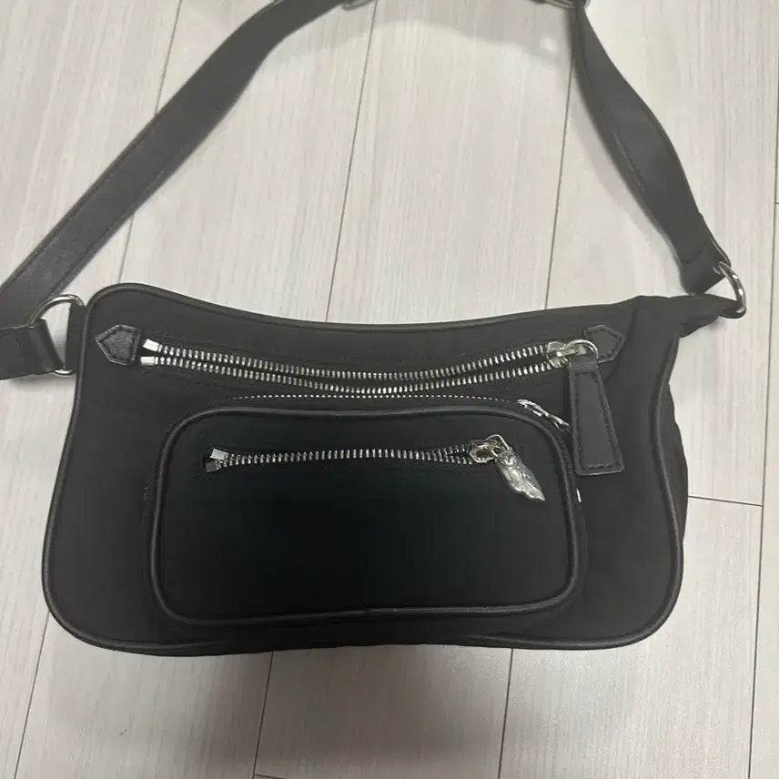 [BUNJANG] Lucky Chouette Women's Crossbody Bag / 럭키슈에뜨