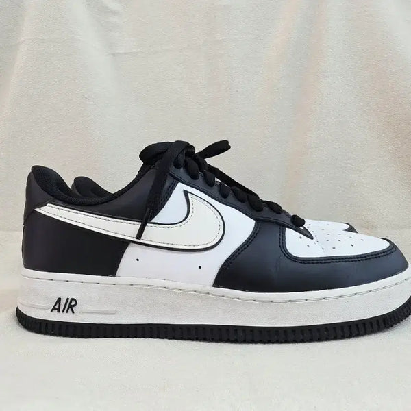 [BUNJANG] Nike Air Force 1 '07 Black White 265 / 나이키 에어 포스1 07 블랙 화이트 265