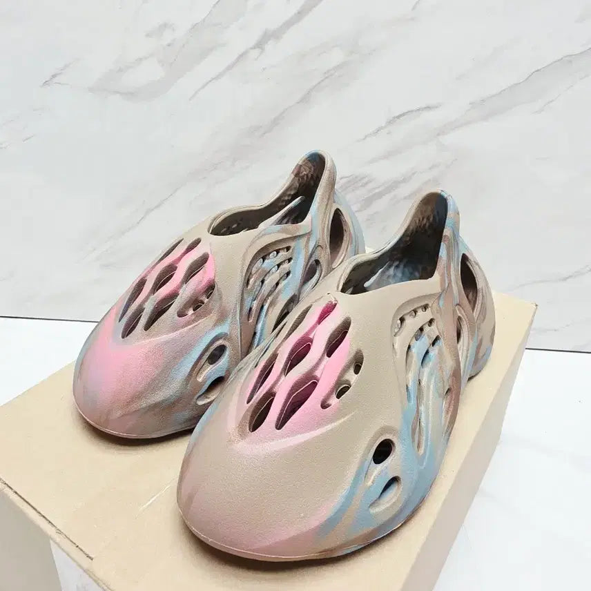 [BUNJANG] Adidas Yeezy Foam Runner SZ 220 / 아디다스 이지 폼 러너  220