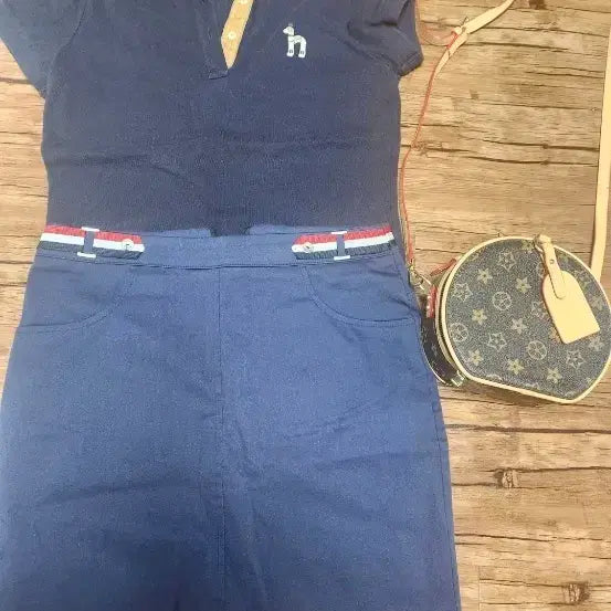 [BUNJANG] Hazzys Women's Polo Dress Shirt & Skirt Set with Tambourine Bag / 헤지스 여성 폴로 원피스 셔츠 + 스커트 .탬버린가방