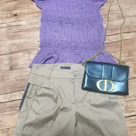 [BUNJANG] Purple Shirring Short Sleeve T-Shirt & Brown Shorts Set with Dior Handbag / 보라색 셔링 반팔 티셔츠 + 갈색 미샤 반바지 세트.디올핸드백