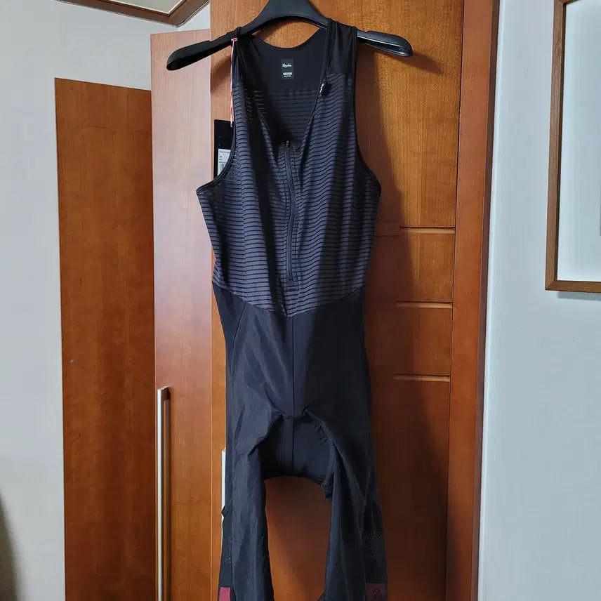 [BUNJANG] Rapha Women's Cargo Bib Shorts Black / 라파 여성용 카고 빕숏 블랙