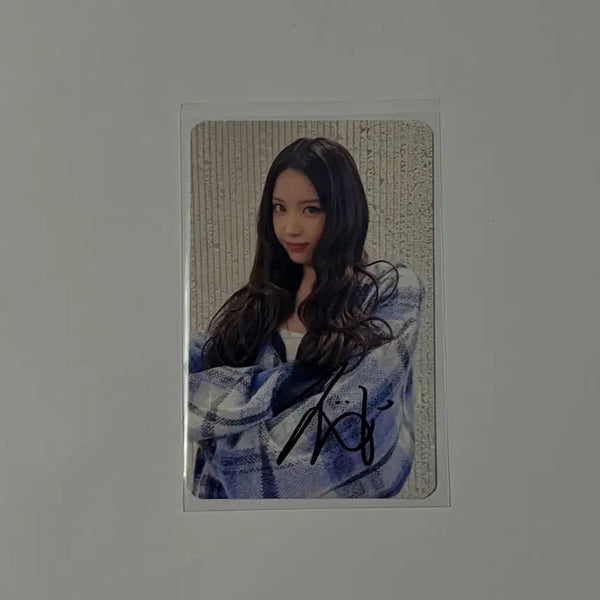 [BUNJANG] NMIXX Jiwoo Signed Photocard POB / 엔믹스 지우 싸인 포토카드